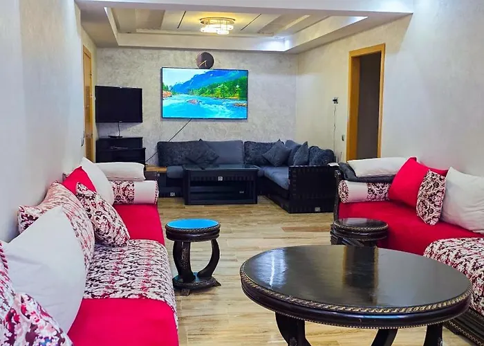 Spacious & Chic - 3 Min From Casa City Finance \
